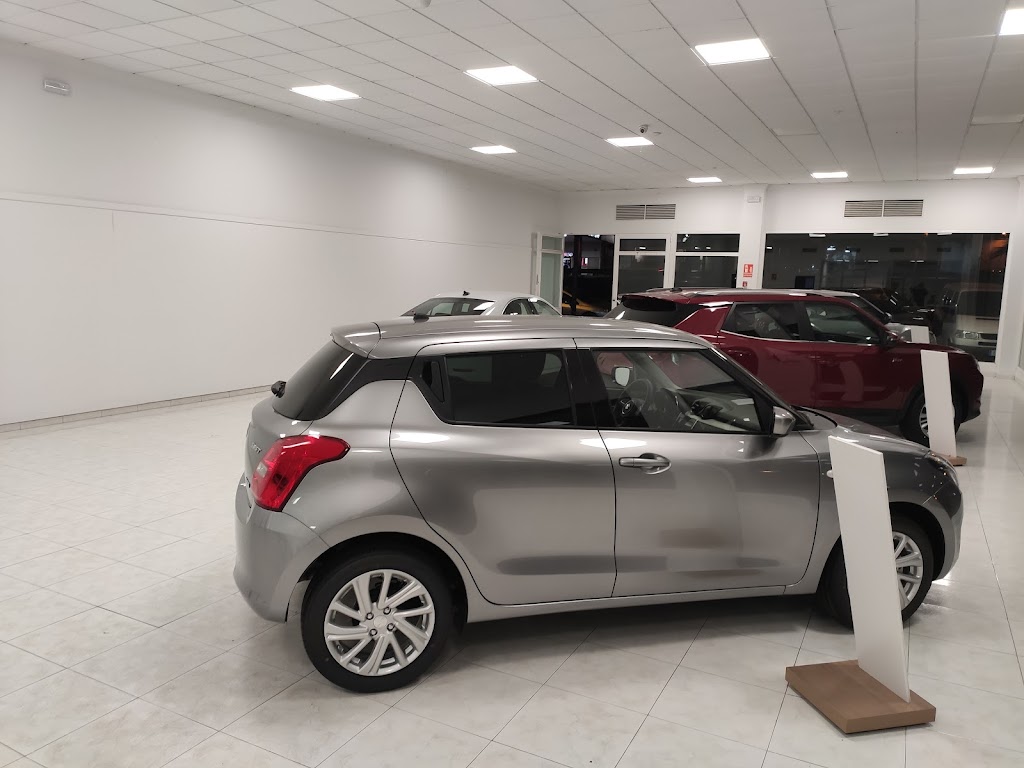 Concesionario Oficial Ssangyong, Subaru, Suzuki -Nieto Marcelo- — Interior
