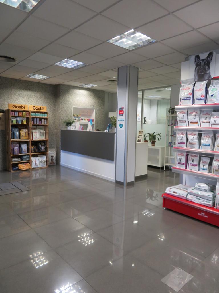 Centre Veterinari Son Cotoner — Del propietario