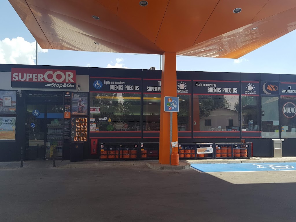 Estacion de Servicio Repsol — Exterior