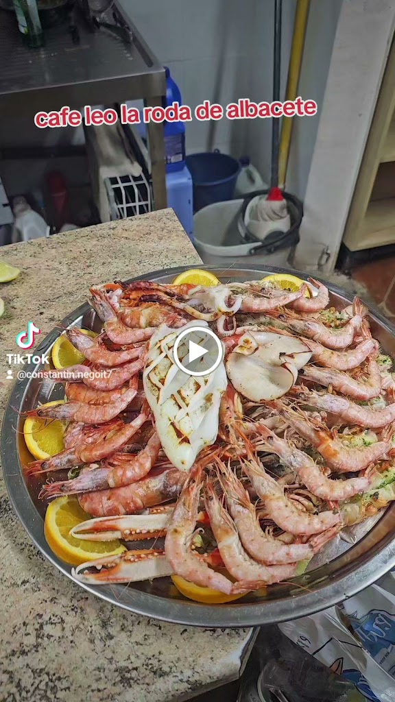 Cafe Leo. — Videos