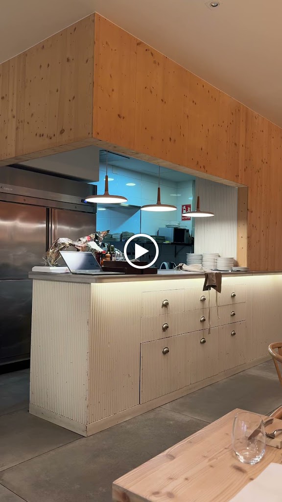 Ebanito Restaurant — Videos