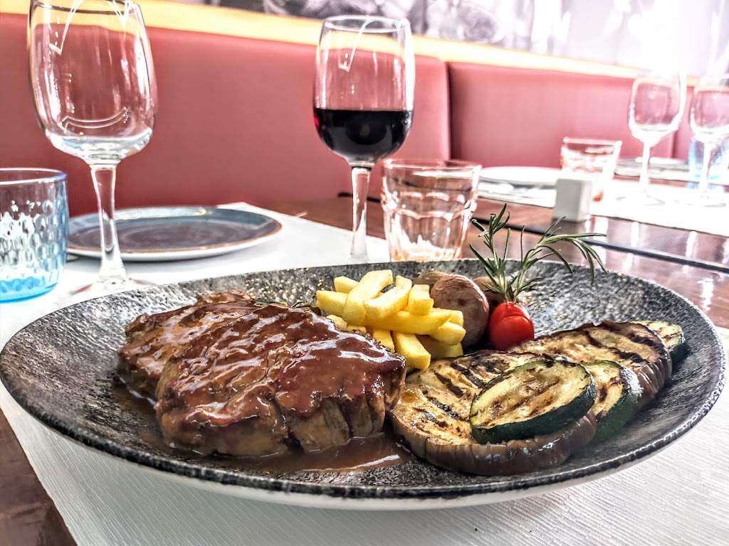 Restaurante Pasta y Vino — Comida y bebida