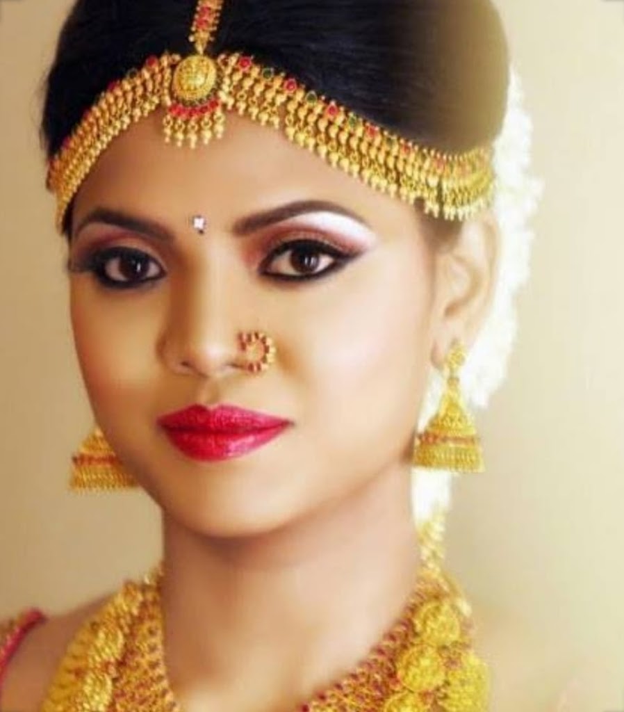 Manish Ladies Herbal Beauty Parlour