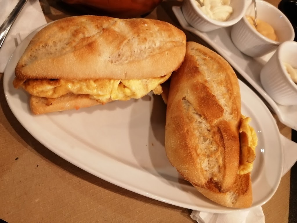 La Paradeta Iberica — Comida y bebida