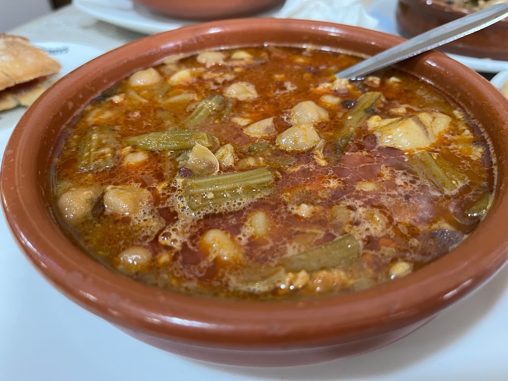 Bar Casa Luis — Comida y bebida