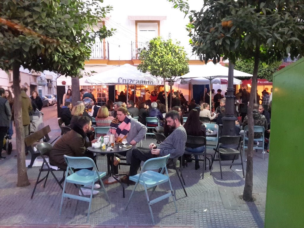 RETRO Lounge Bar — Ambiente