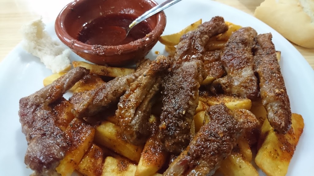Bodega Santina — Comida y bebida