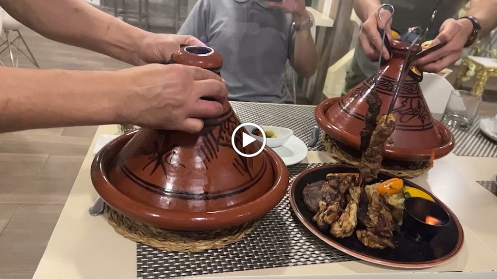 Pollo Rico, bar restaurant ecuatoriano — Videos