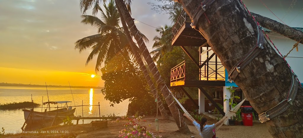 Coastal Breeze Home Stay Backwater Boating