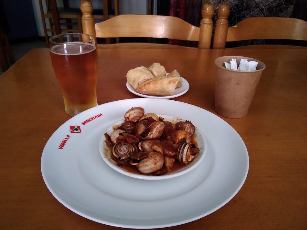 Bar La Verdiblanca — Comida y bebida