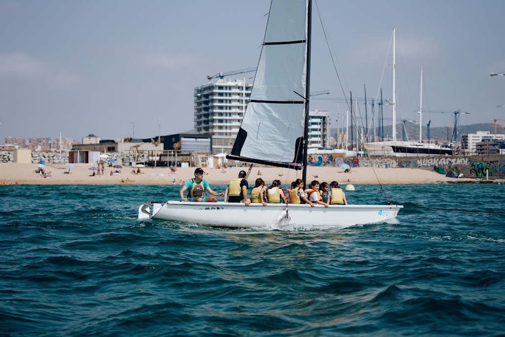Anywhere Port Badalona - Vela - paddle surf - windsurf - caiac