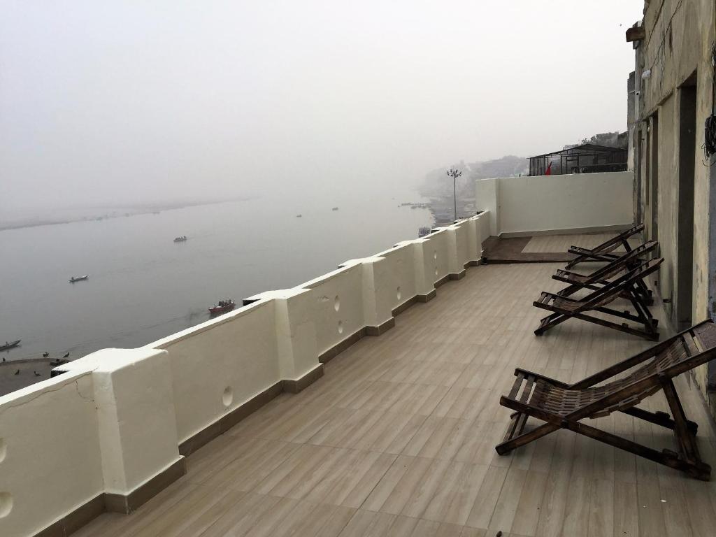 Dwivedi Hotels Sri Omkar Palace