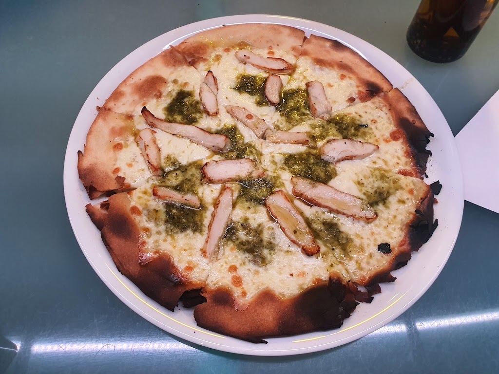 Cafe Bar Poppy's Pizza — Comida y bebida