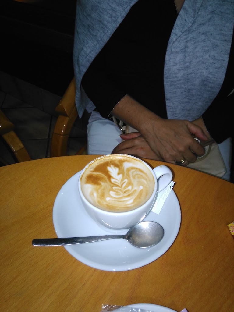 Cafe Manhattan, C. B. — Capuchino