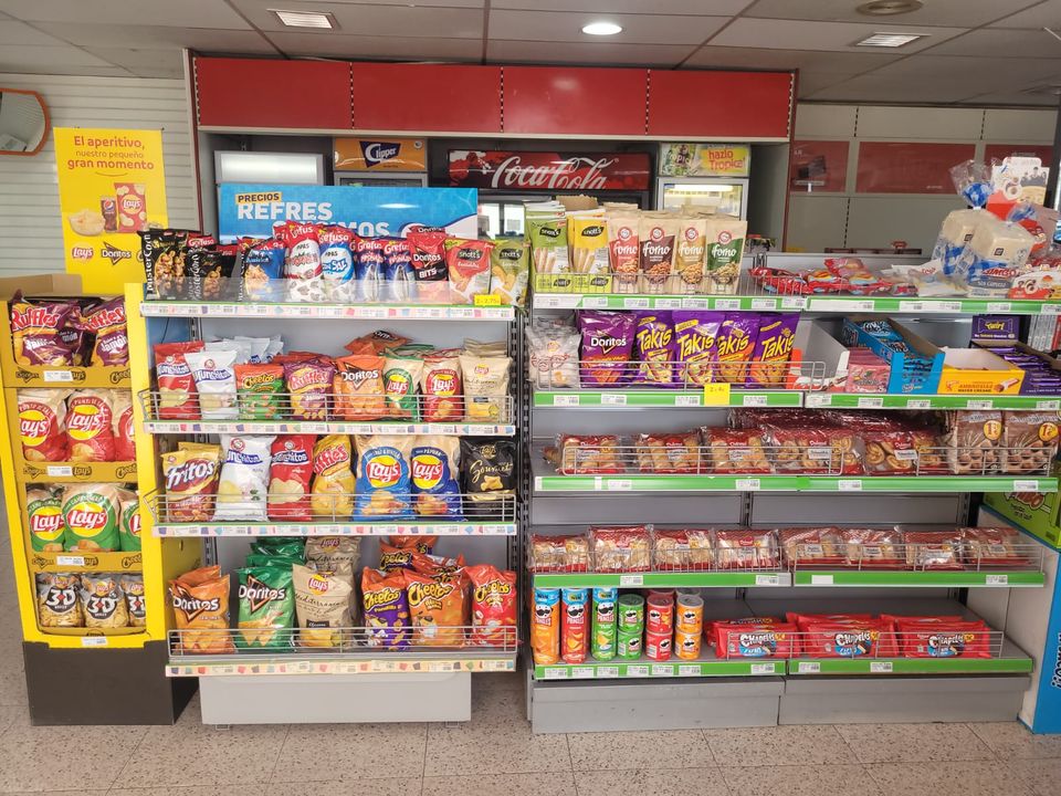 Estacion de servicio Cepsa — Interior