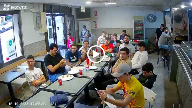 Al Madina Doner Y Pizzeria — Ambiente