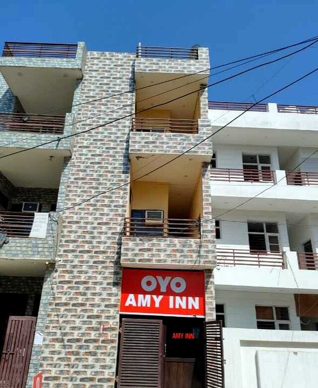 81157G Amy Inn