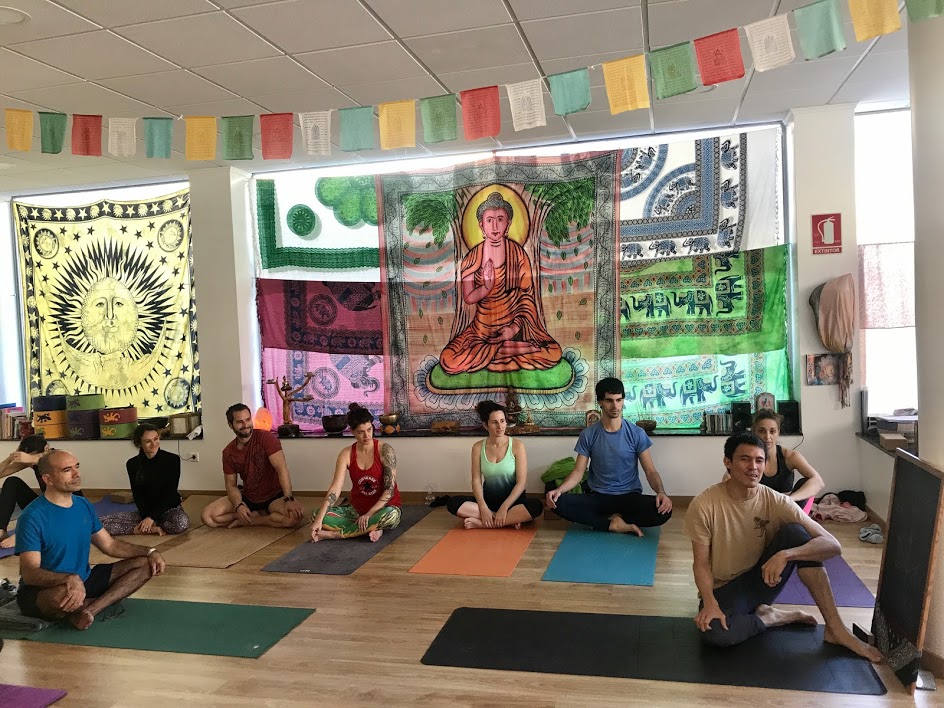 Centro de Yoga Actos y Palabras — Yoga