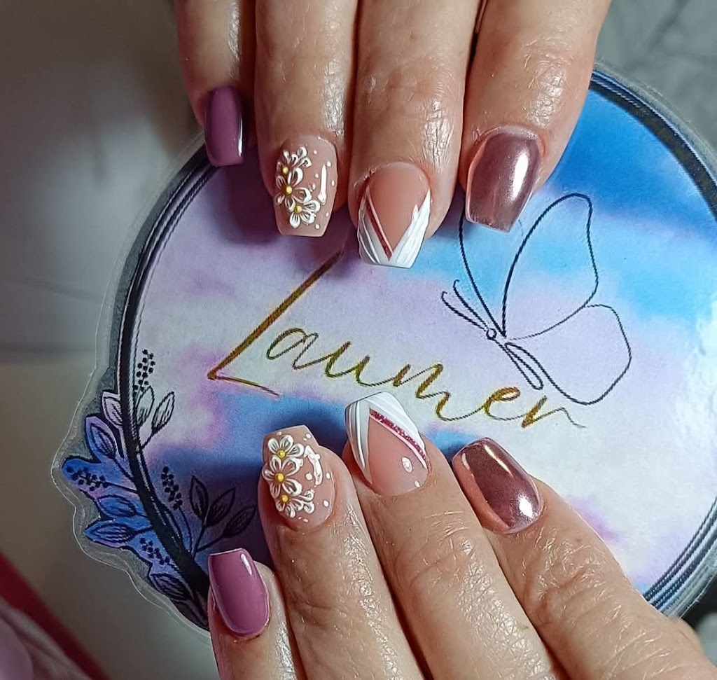 Laumer nail art