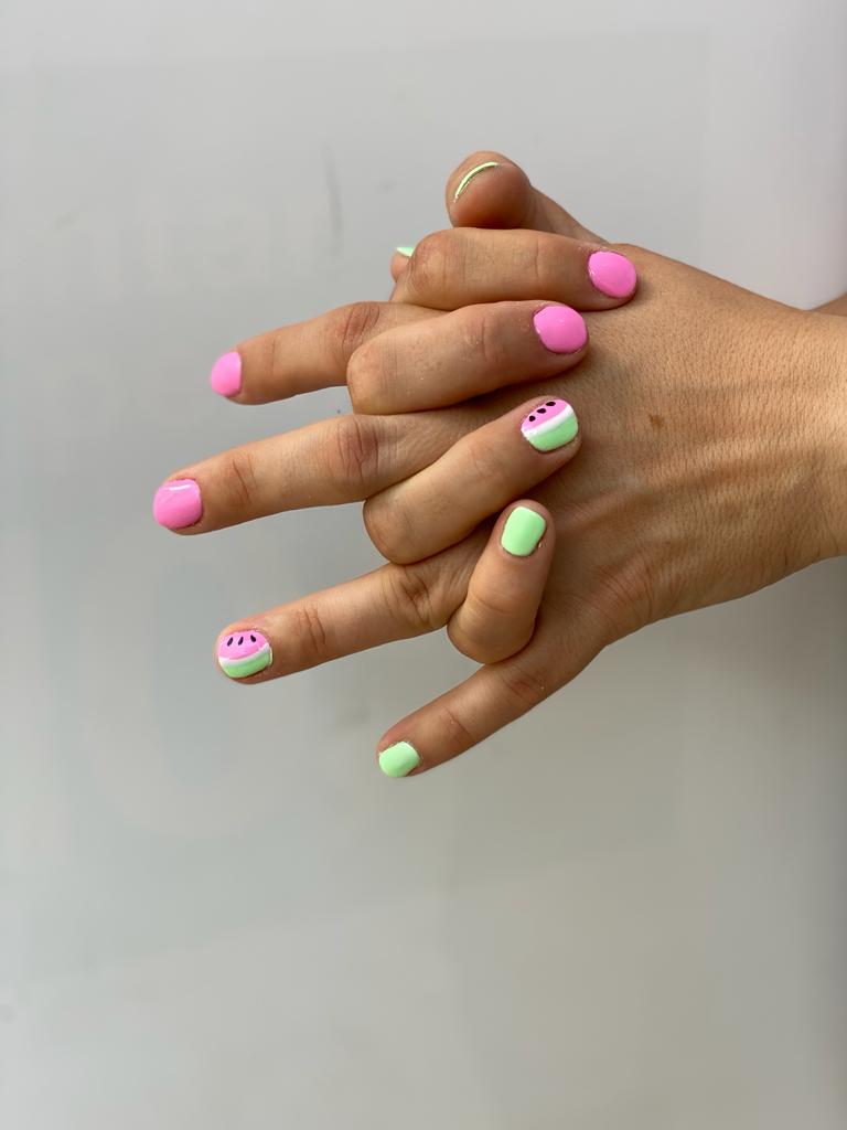 Depiline Manresa — Manicura