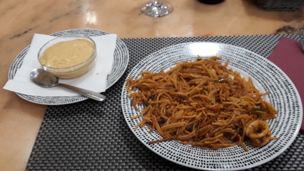 Bar Frankfurt Denver — Comida y bebida