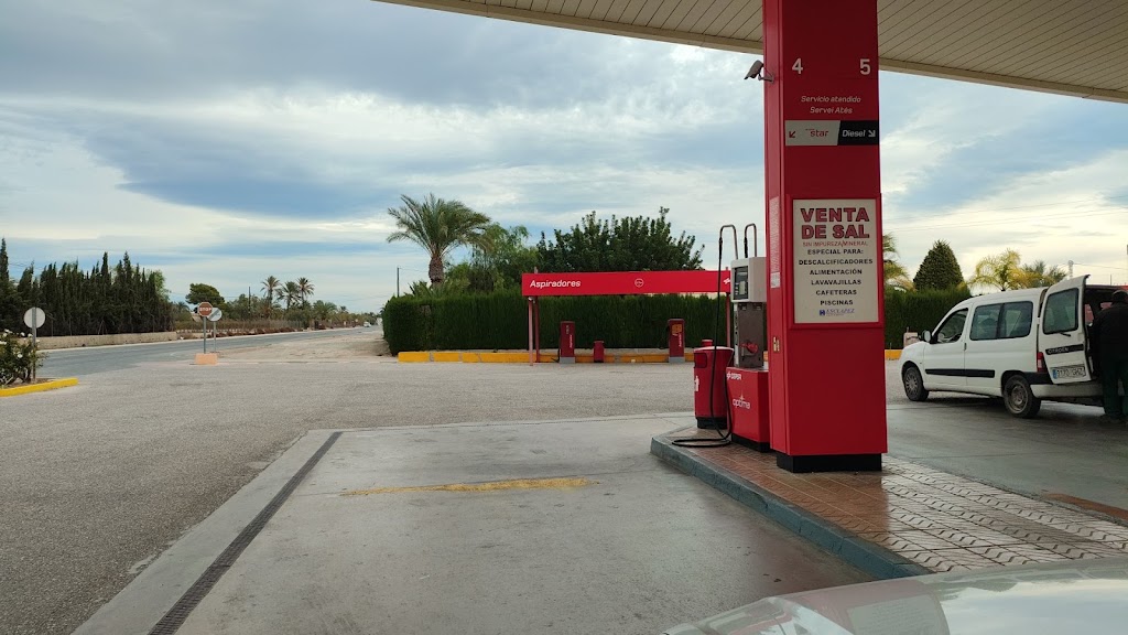 Estacion de servicio Cepsa — Surtidor de combustible