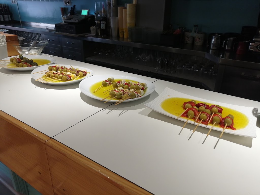 Cafe Dona Gilda Bar — Comida y bebida