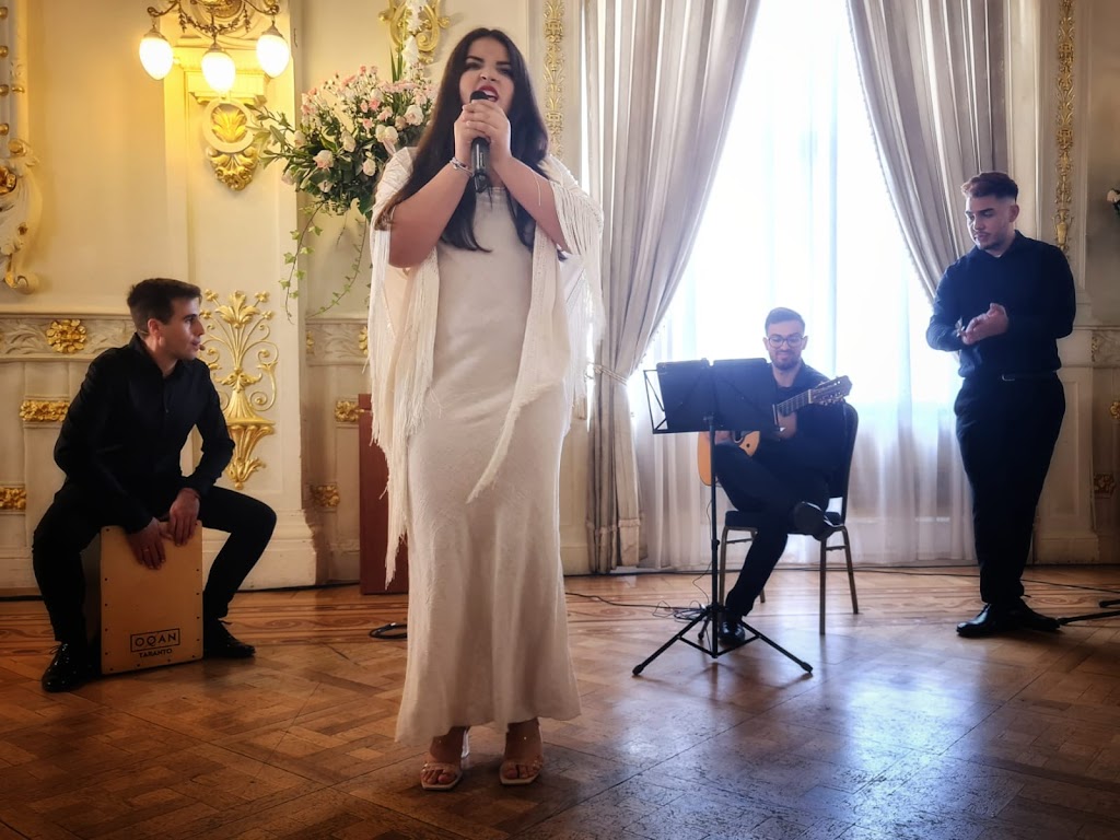 Clases de canto y musica.