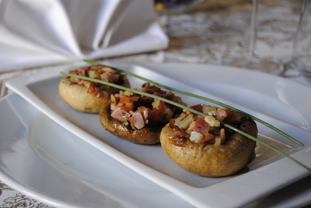 Meson Castellano Merida — Comida y bebida