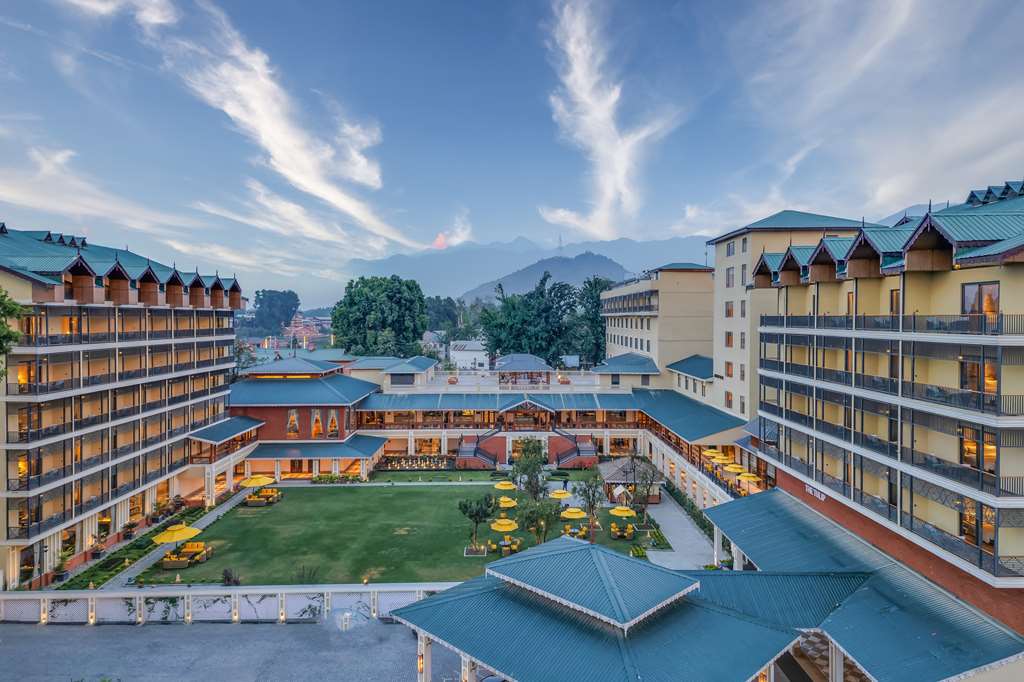 Radisson Collection Hotel Spa Riverfront Srinagar