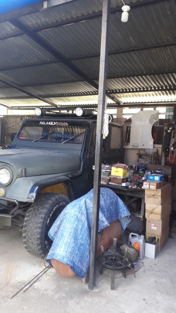 Bengkel Mobil Pak Des "Family Motor" (Jalan masuk lewat gang disamping mini market fitri)