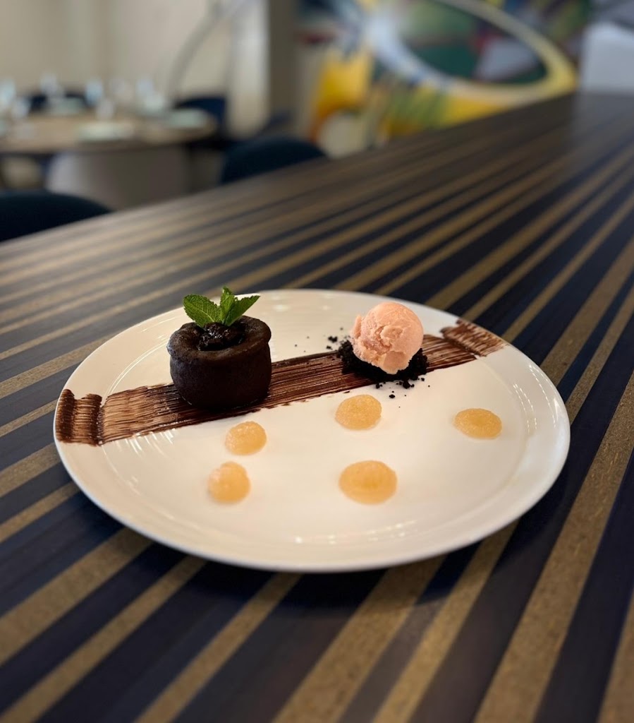 TANTRA RESTAURANTE — Comida y bebida