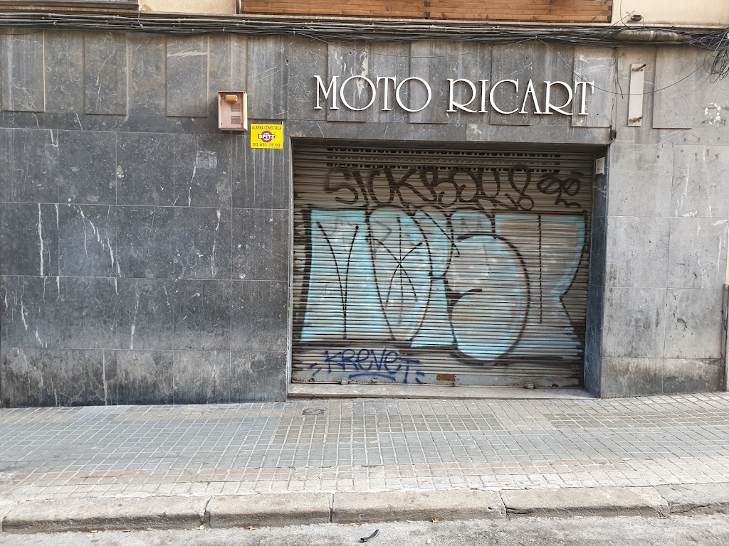 Moto Ricart — Exterior