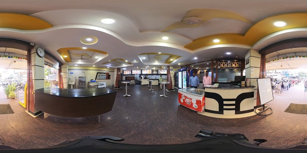 Sri Sampoorna Hotel