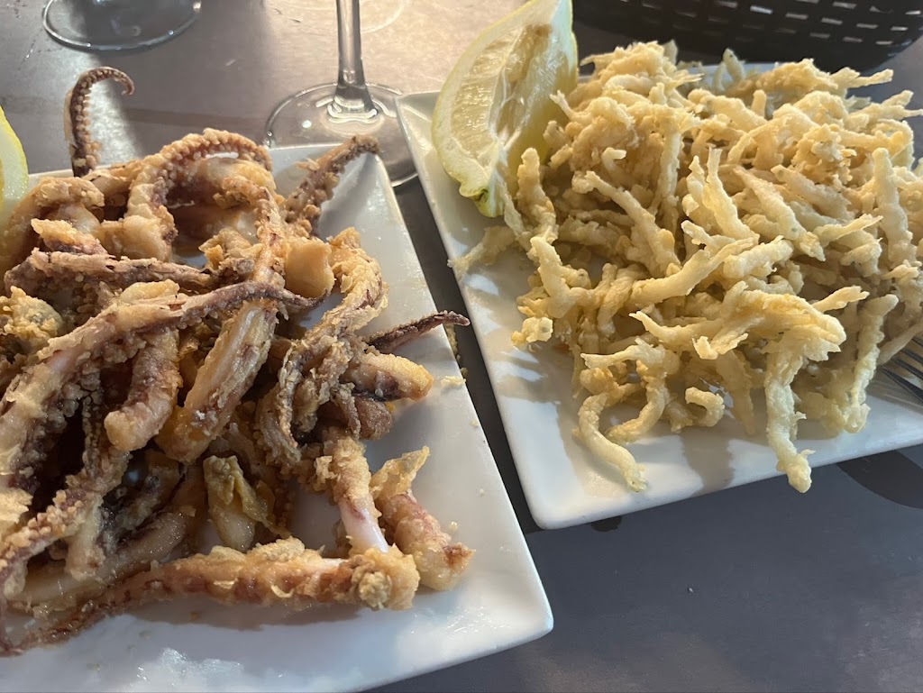 Restaurante La Bodeguita — Comida y bebida
