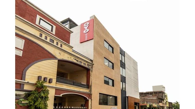 CAPITAL O 42608 Hotel A5