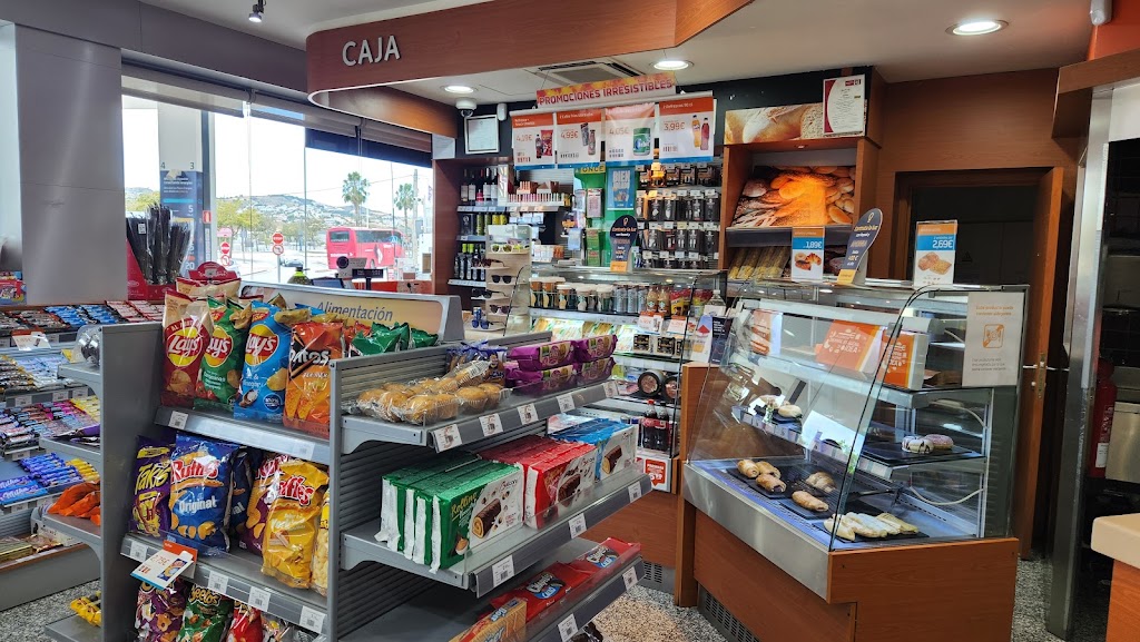 Estacion de Servicio Repsol — Interior