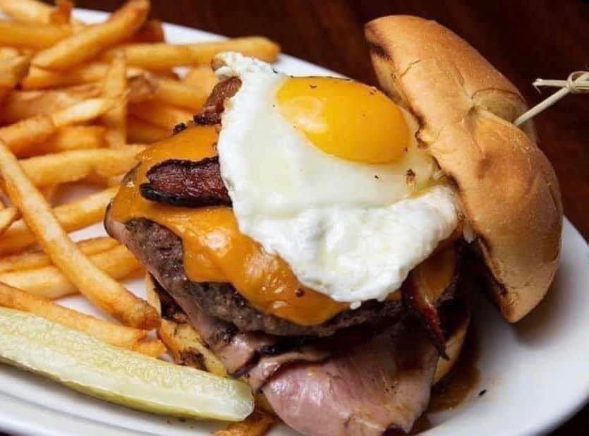  Mallory's Restaurant & Rooftop Bar