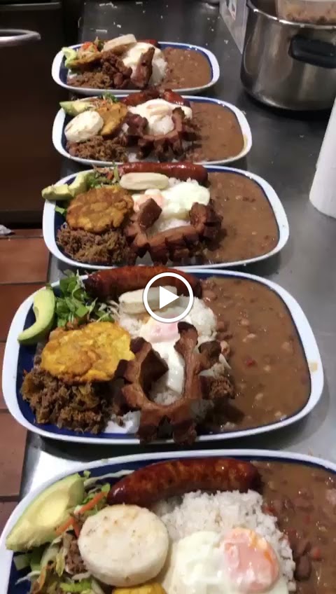 Bar Cafeteria Los Geranios — Comida y bebida