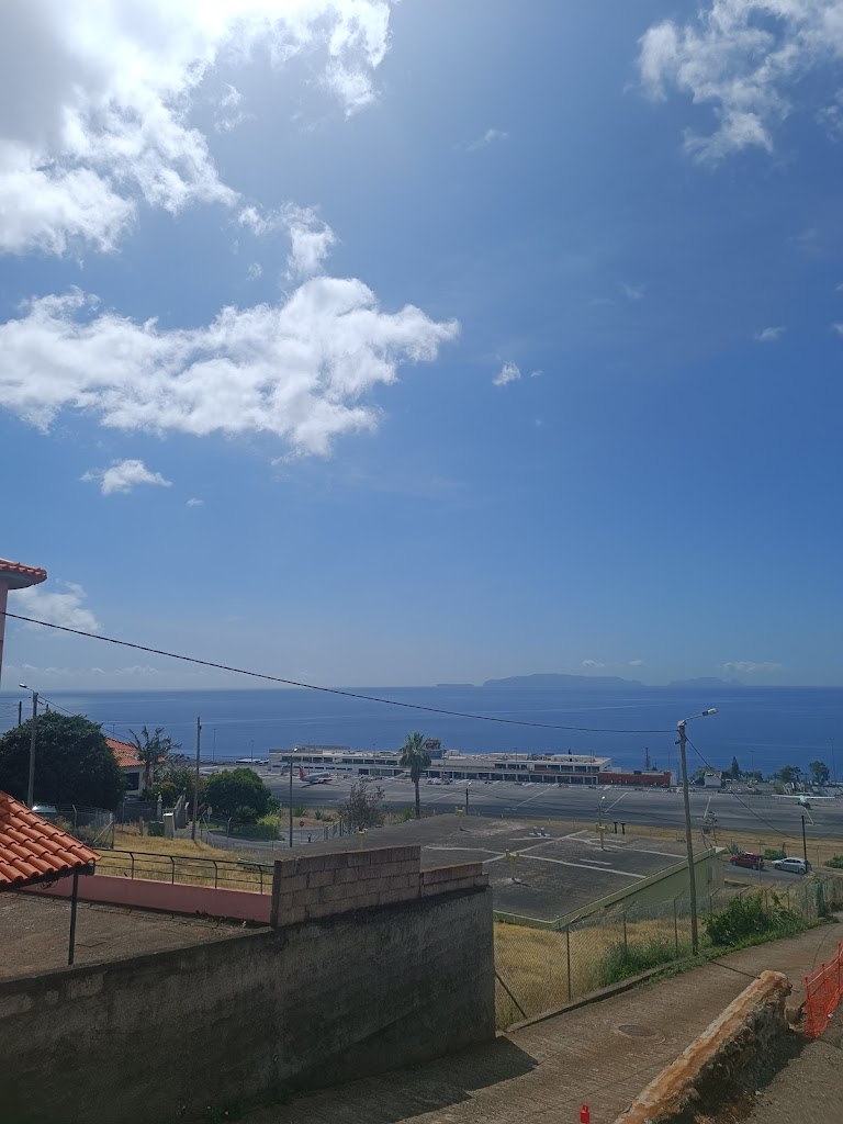 Driving Madeira Rent-a-car (Airport) em Santa-Cruz