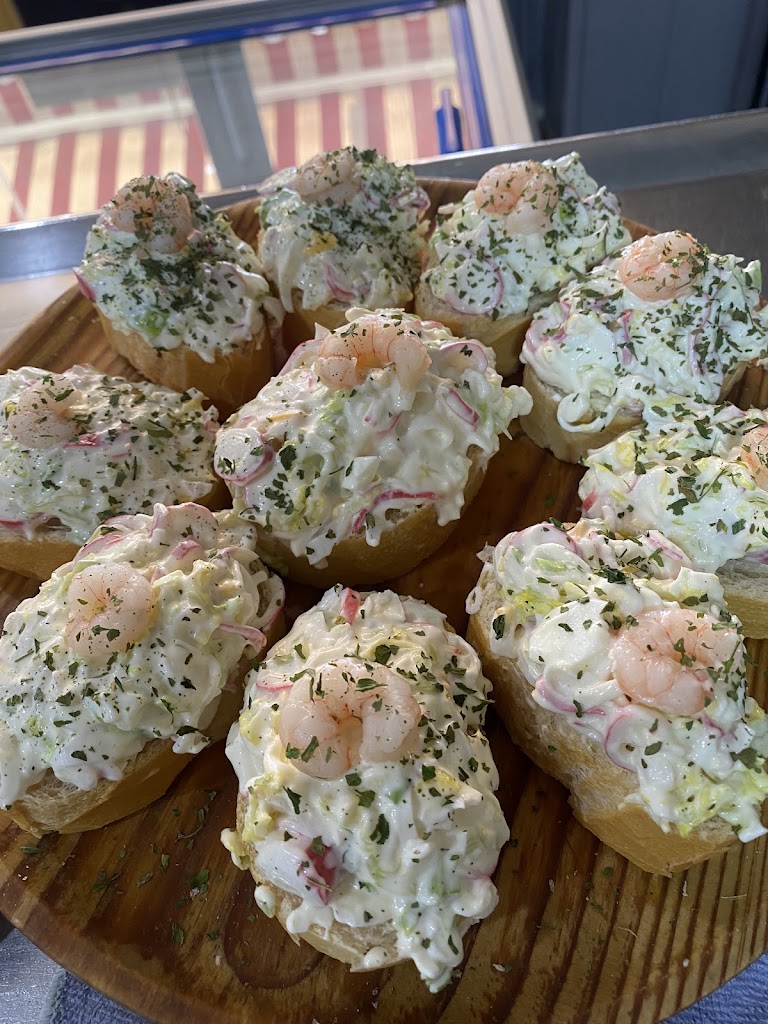 Bar El Galgo. — Comida y bebida