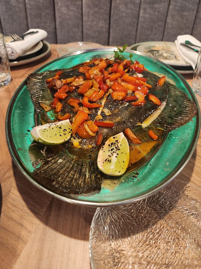 Meditt 23 l Restaurante Getafe — Comida y bebida