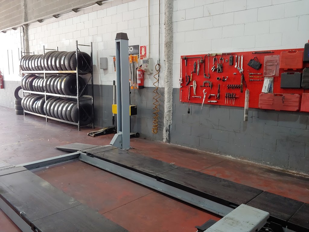 Vial Motors Sant Celoni — Interior