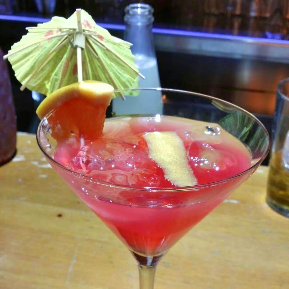 Bar latino El Buda — Comida y bebida
