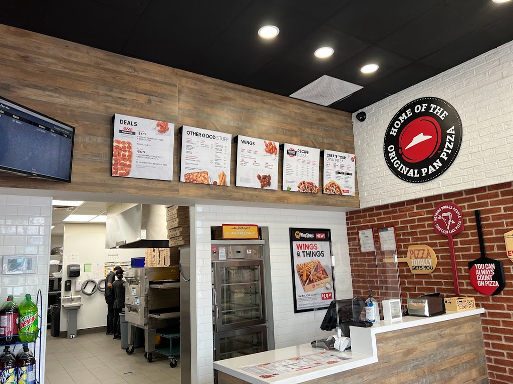 Pizza Hut in Squamish