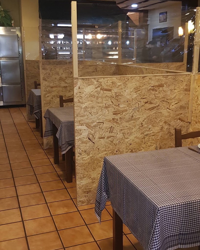 Restaurant Frutos (conejo al ajillo) — Ambiente