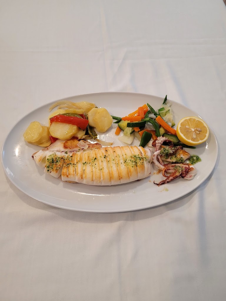 Restaurante Lucena I — Comida y bebida