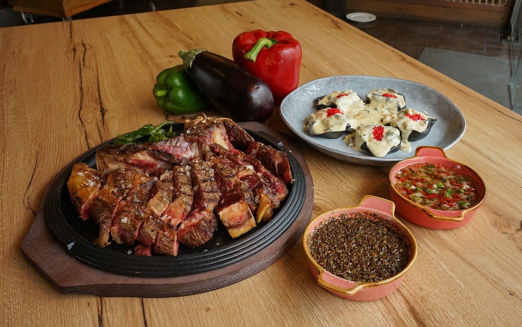 Moliere Resto-Bar & Grill — Del propietario