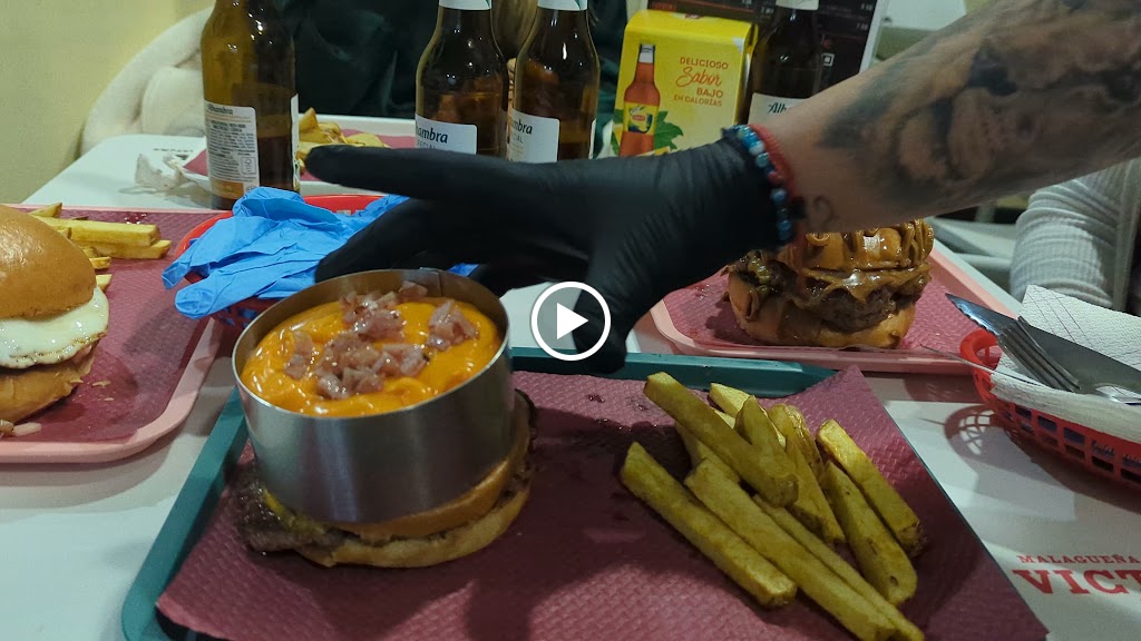 Hamburgueseria El Rodeo — Comida y bebida