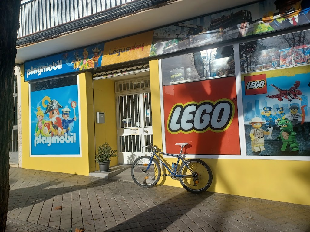 Foto 2 de Legusplay Madrid - Lego & Playmobil Store